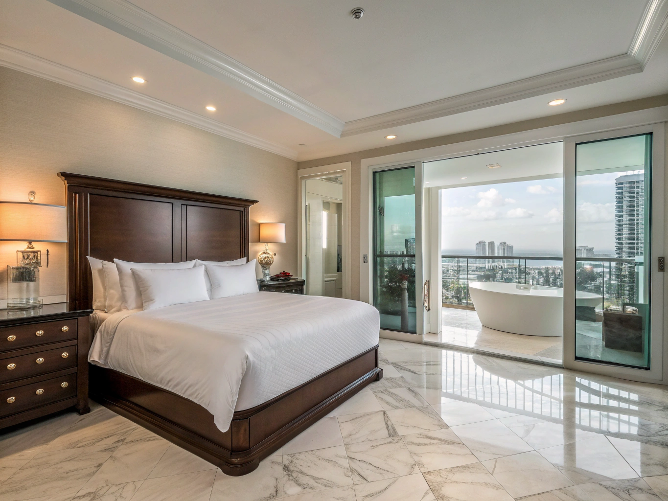 Master Suite & Private Loggia